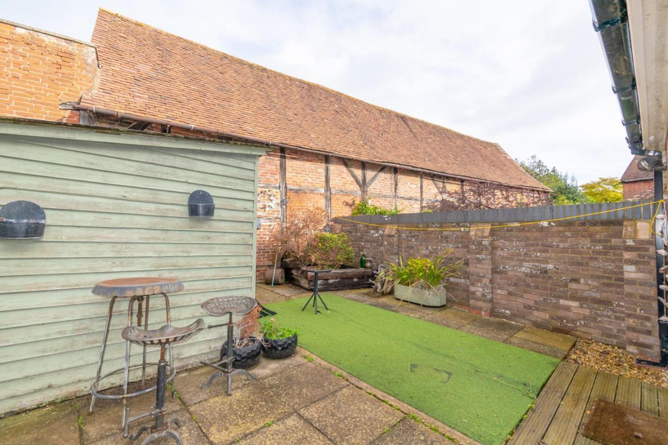 Stylish 2 Bedrooms Cosy & Bright Cottage, Pet Friendly, Sleeps 5, Titchfield Village - Summer Special Offer!! - By Blue Puffin Stays ภายนอก รูปภาพ