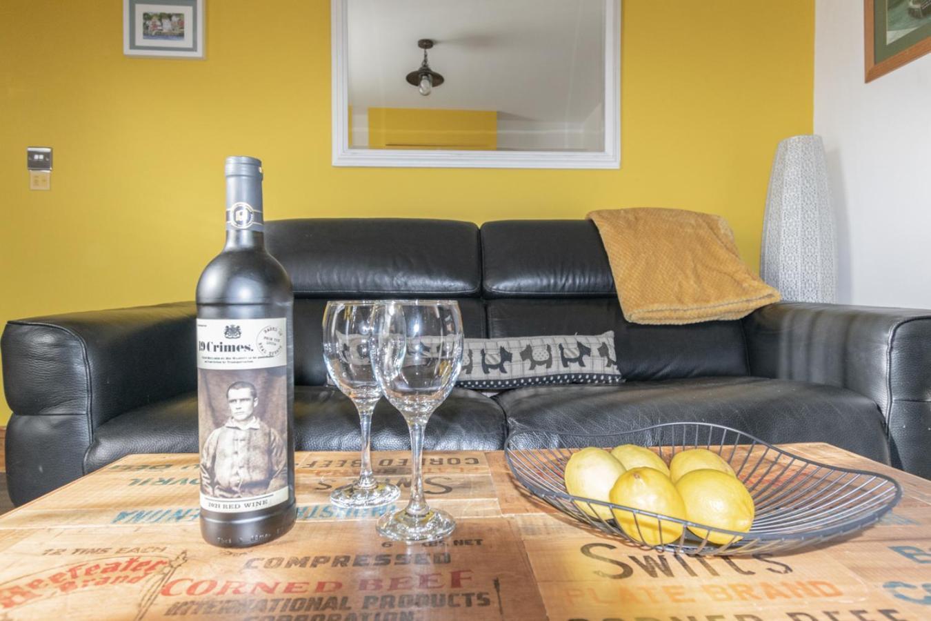 Stylish 2 Bedrooms Cosy & Bright Cottage, Pet Friendly, Sleeps 5, Titchfield Village - Summer Special Offer!! - By Blue Puffin Stays ภายนอก รูปภาพ