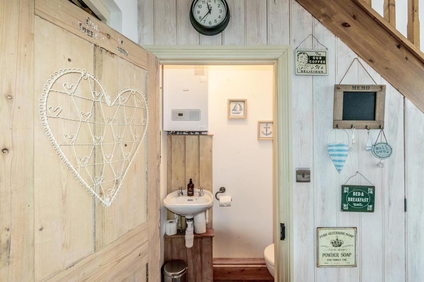 Stylish 2 Bedrooms Cosy & Bright Cottage, Pet Friendly, Sleeps 5, Titchfield Village - Summer Special Offer!! - By Blue Puffin Stays ภายนอก รูปภาพ