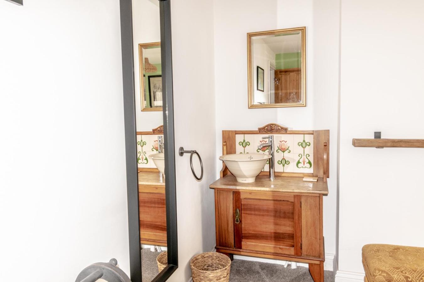 Stylish 2 Bedrooms Cosy & Bright Cottage, Pet Friendly, Sleeps 5, Titchfield Village - Summer Special Offer!! - By Blue Puffin Stays ภายนอก รูปภาพ